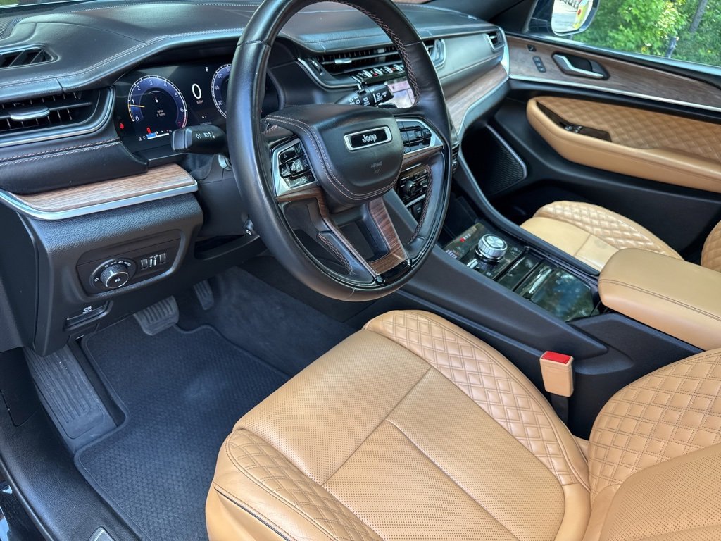 Used 2021 Jeep Grand Cherokee L Summit w/ Luxury Tech Group V image 36
