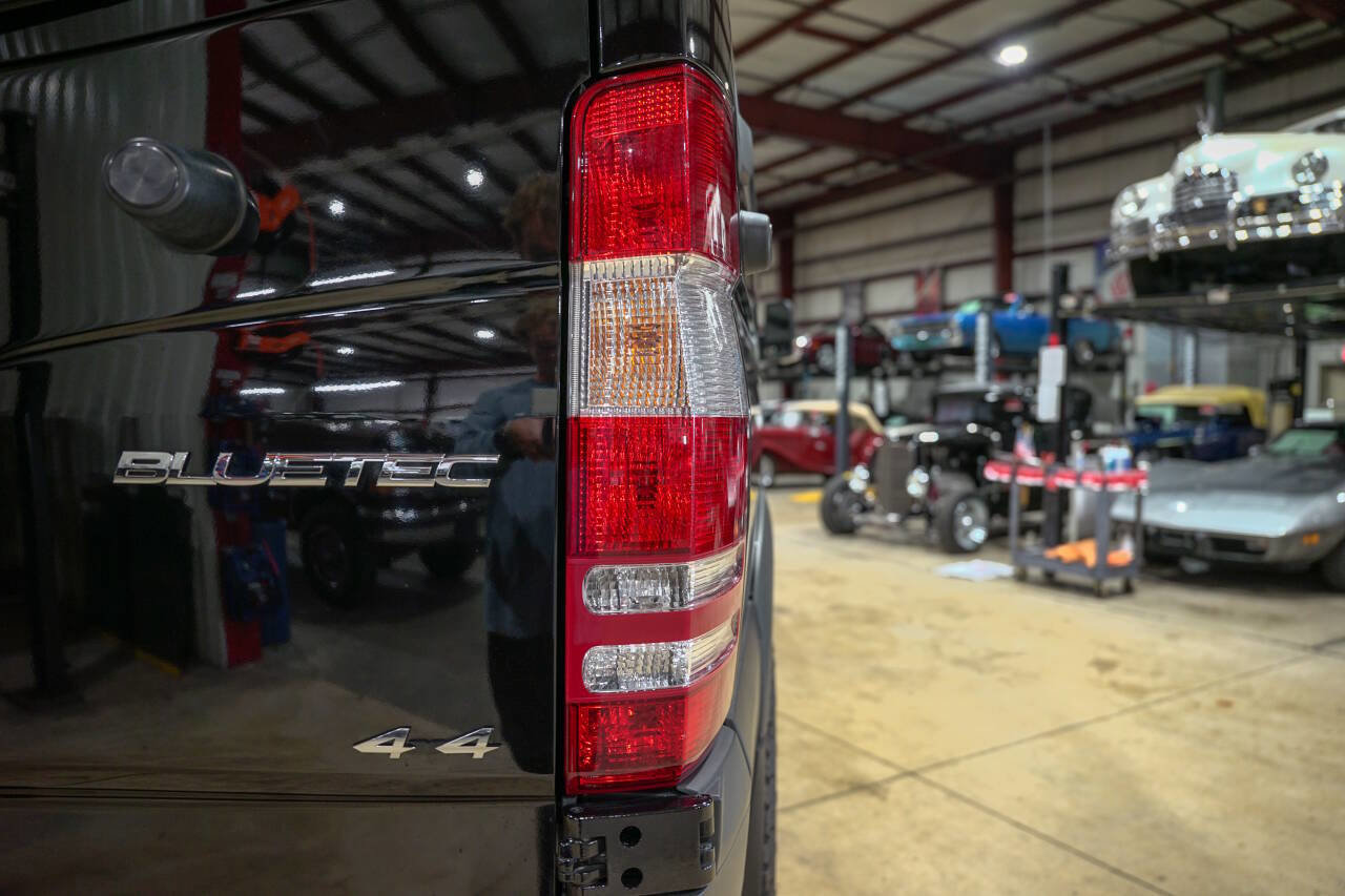 Used 2016 Freightliner Sprinter 2500 image 38