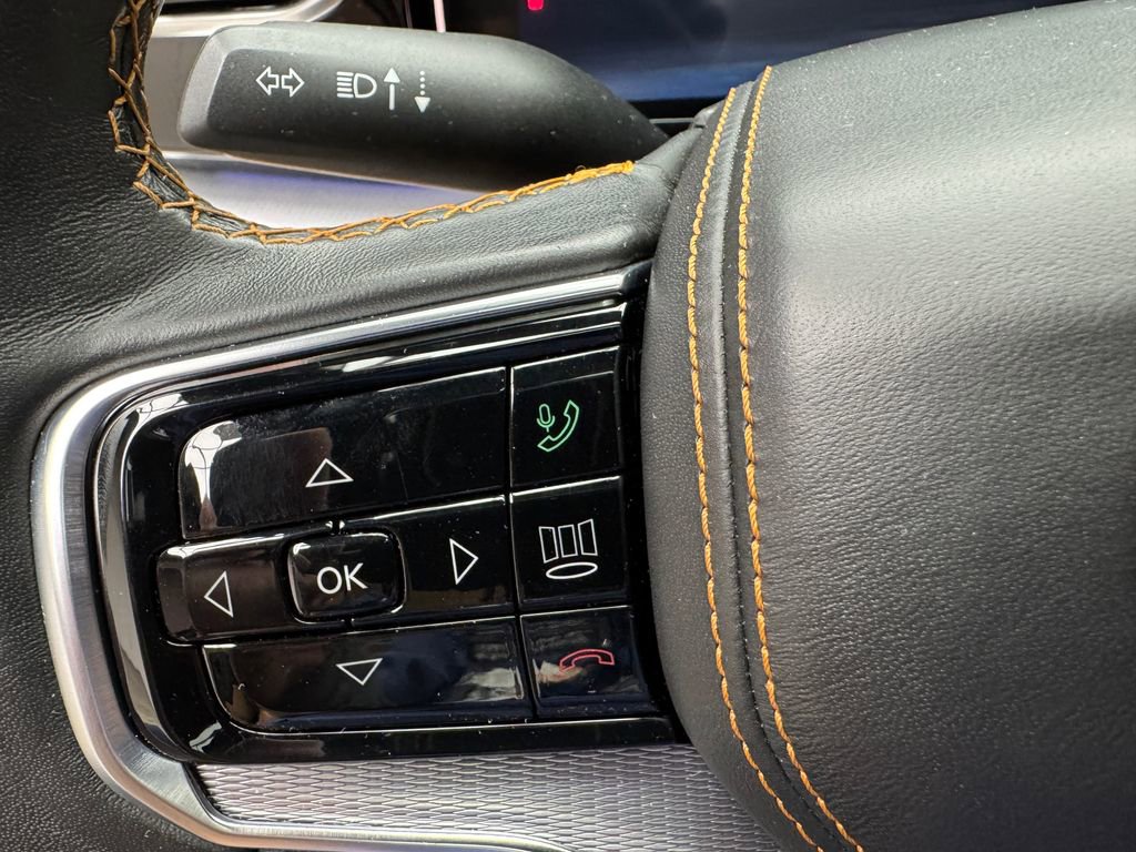 Used 2022 Jeep Grand Wagoneer Series III w/ Rear Seat Video Group 1 AWD/4WD image 13