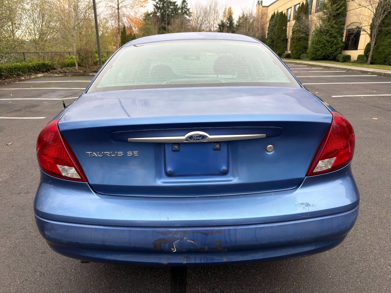 Used 2003 Ford Taurus SE image 6