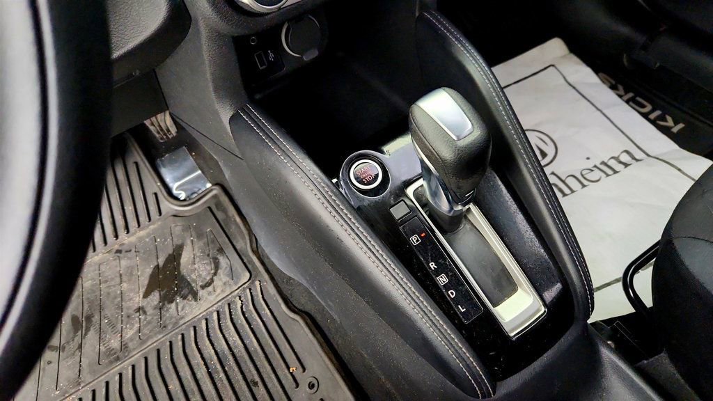 Used 2019 Nissan Kicks SV image 16