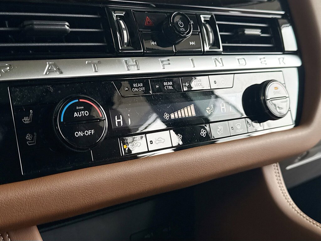 New 2026 Nissan Pathfinder Platinum AWD/4WD image 11