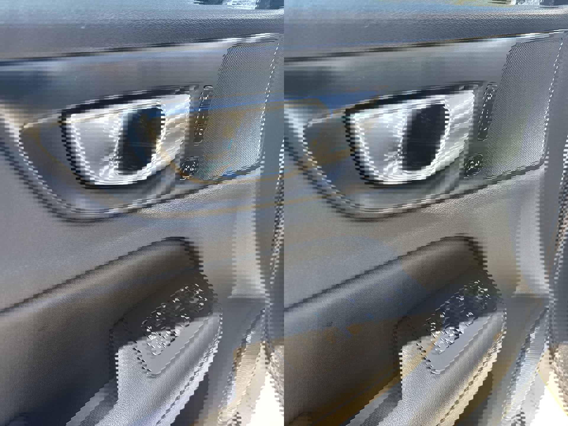 Used 2024 Volvo S60 T8 Plus w/ Climate Package image 23