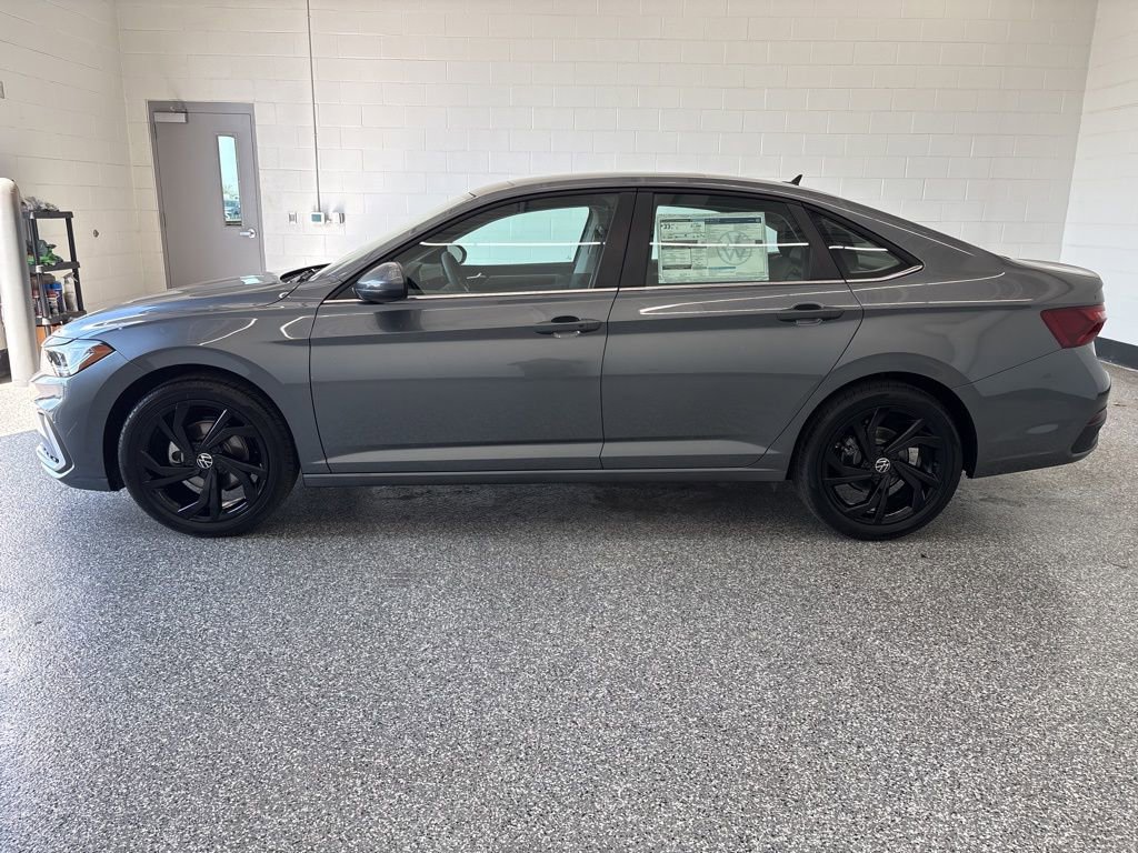 New 2026 Volkswagen Jetta SE image 2