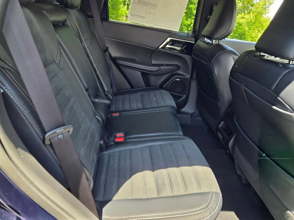 New 2026 Mitsubishi Outlander SE AWD/4WD image 7