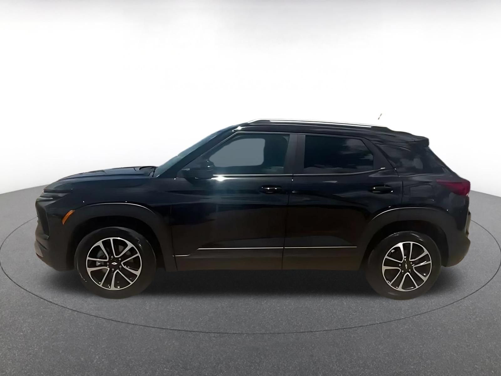 Used 2025 Chevrolet TrailBlazer LT FWD image 9