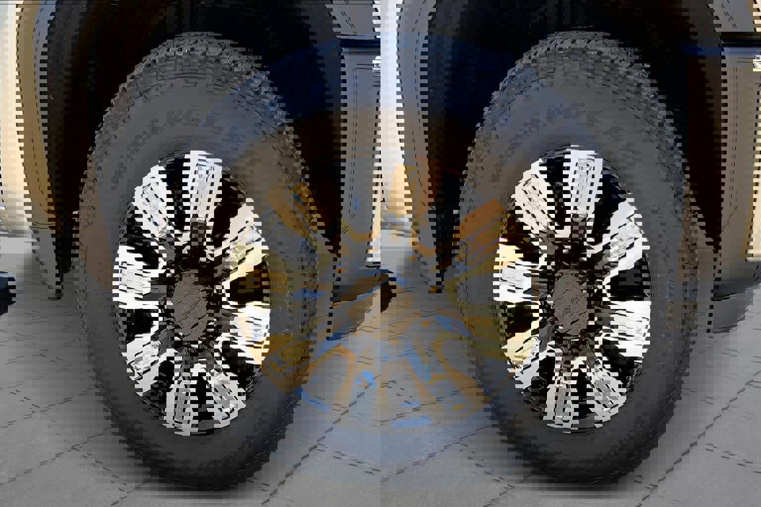 Used 2025 GMC Sierra 3500 Denali w/ Denali Reserve Package image 11