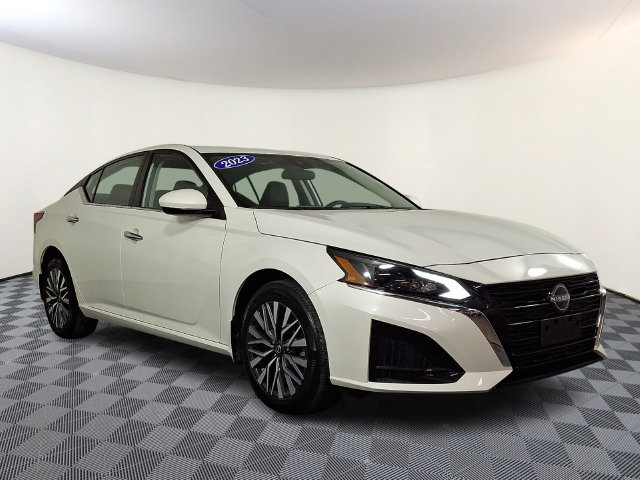 Used 2023 Nissan Altima 2.5 SV