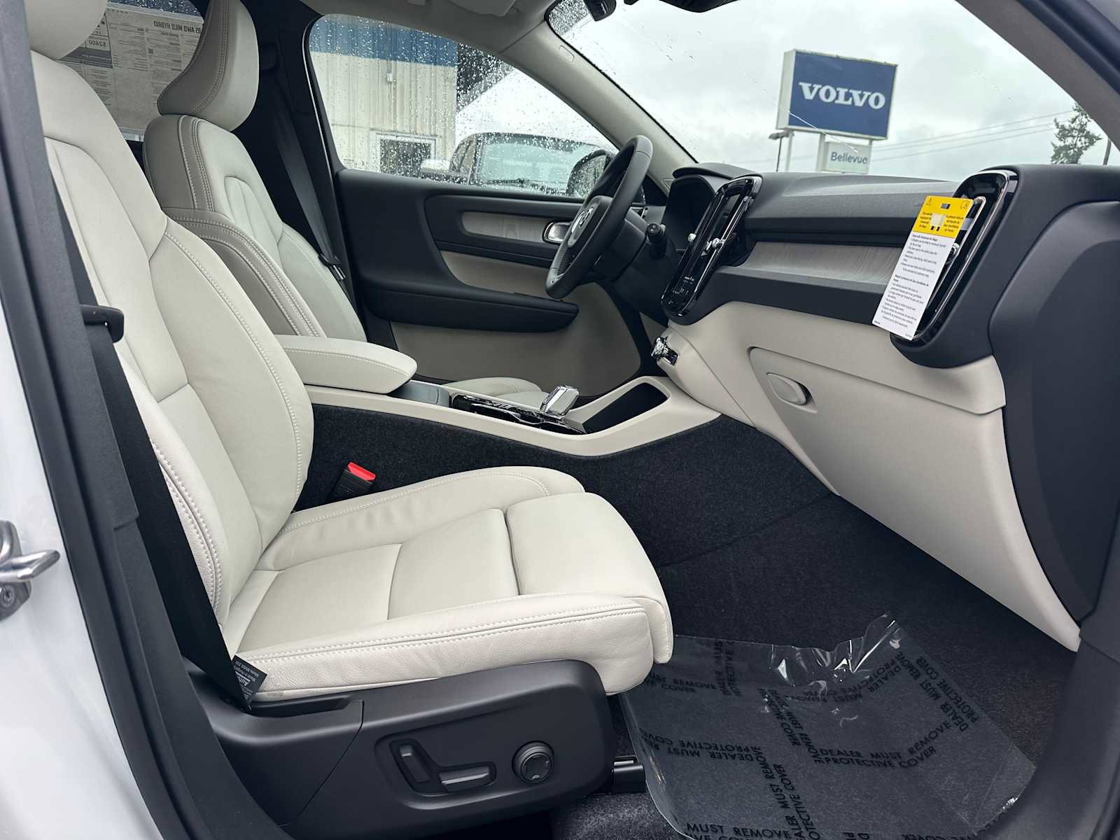 New 2026 Volvo XC40 B5 Ultra w/ Climate Package image 10