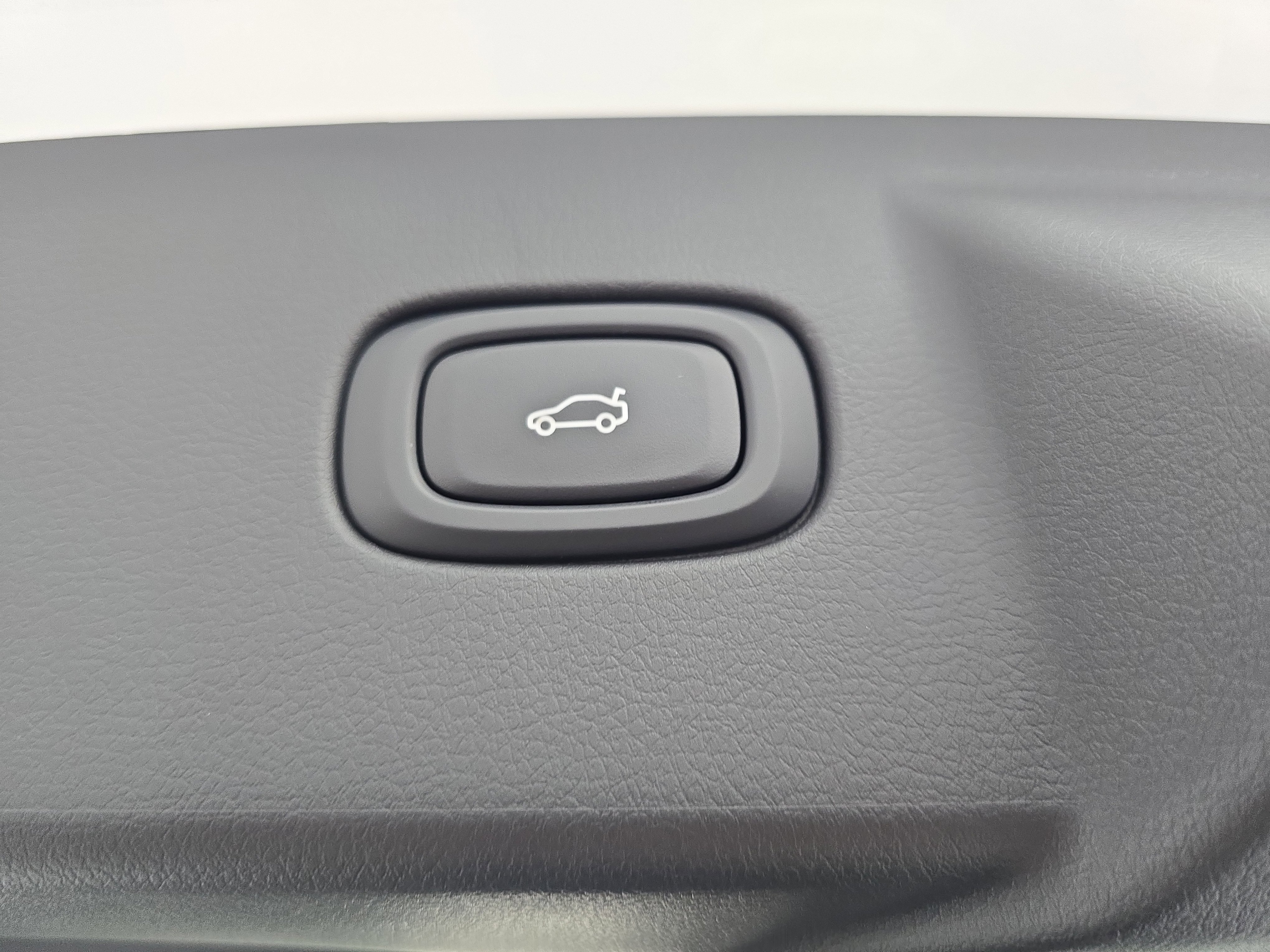 New 2025 VinFast VF 8 Plus image 13