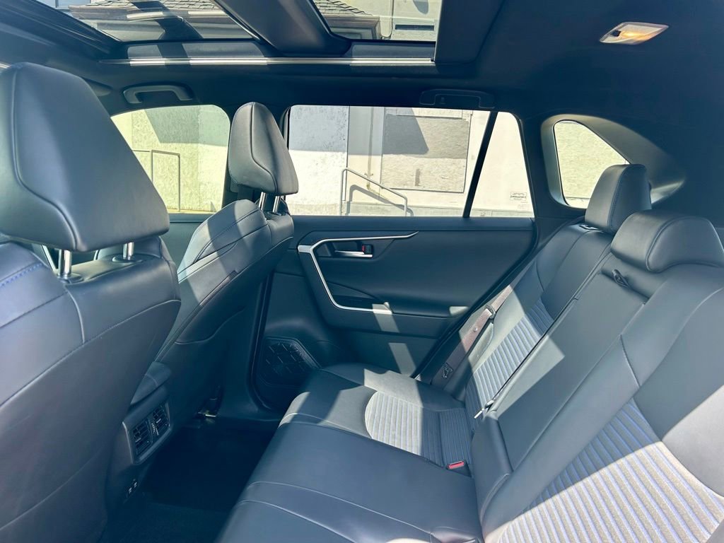 Used 2019 Toyota RAV4 XSE AWD/4WD image 12