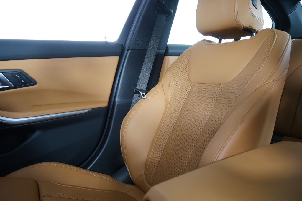 Used 2025 BMW 330i Sedan RWD image 25