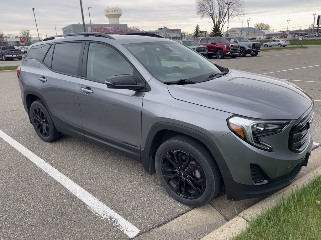 Used 2020 GMC Terrain SLE w/ Driver Convenience Package AWD/4WD image 2
