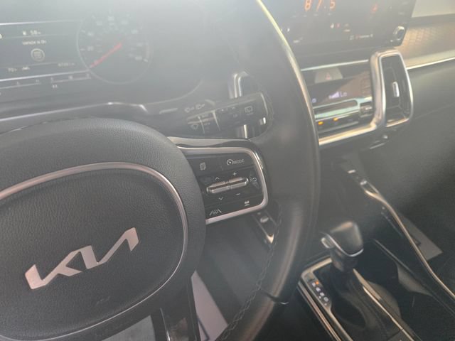 Used 2022 Kia Sorento SX AWD/4WD image 16