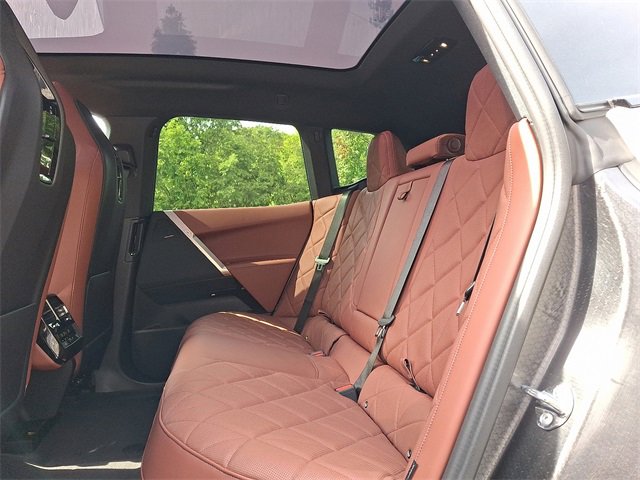 New 2026 BMW iX xDrive60 w/ Premium Package image 9