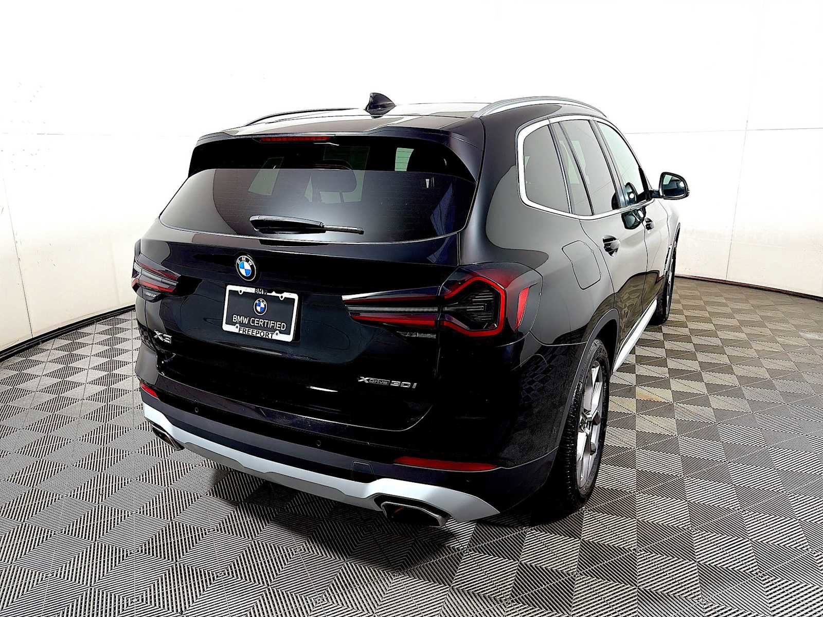 Certified 2024 BMW X3 xDrive30i w/ Convenience Package image 6