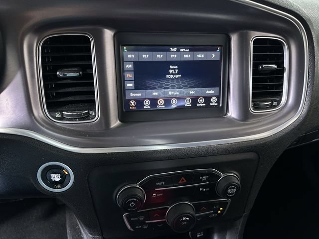 Used 2019 Dodge Charger SXT RWD image 13