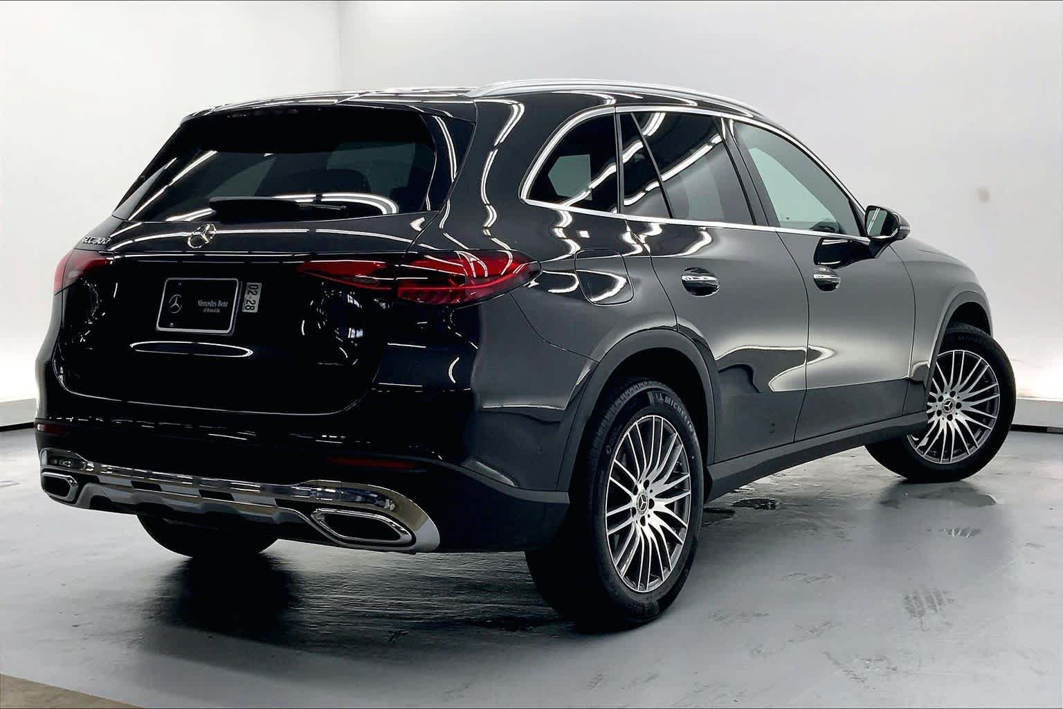 Used 2026 Mercedes-Benz GLC 300 image 4