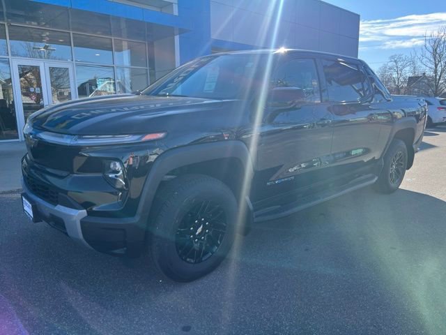 Used 2025 Chevrolet Silverado EV LT image 2