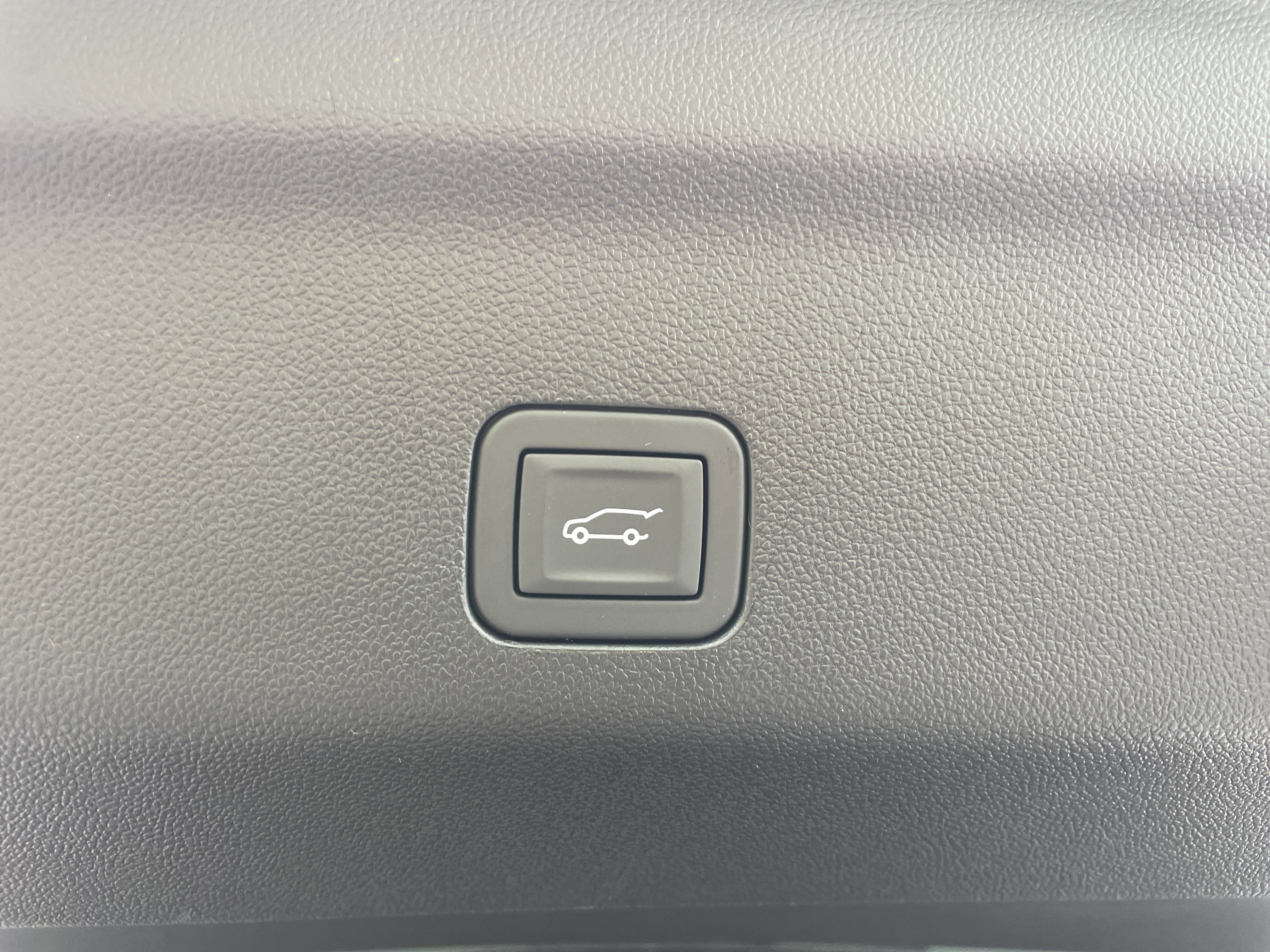 New 2026 GMC Yukon XL Denali image 7
