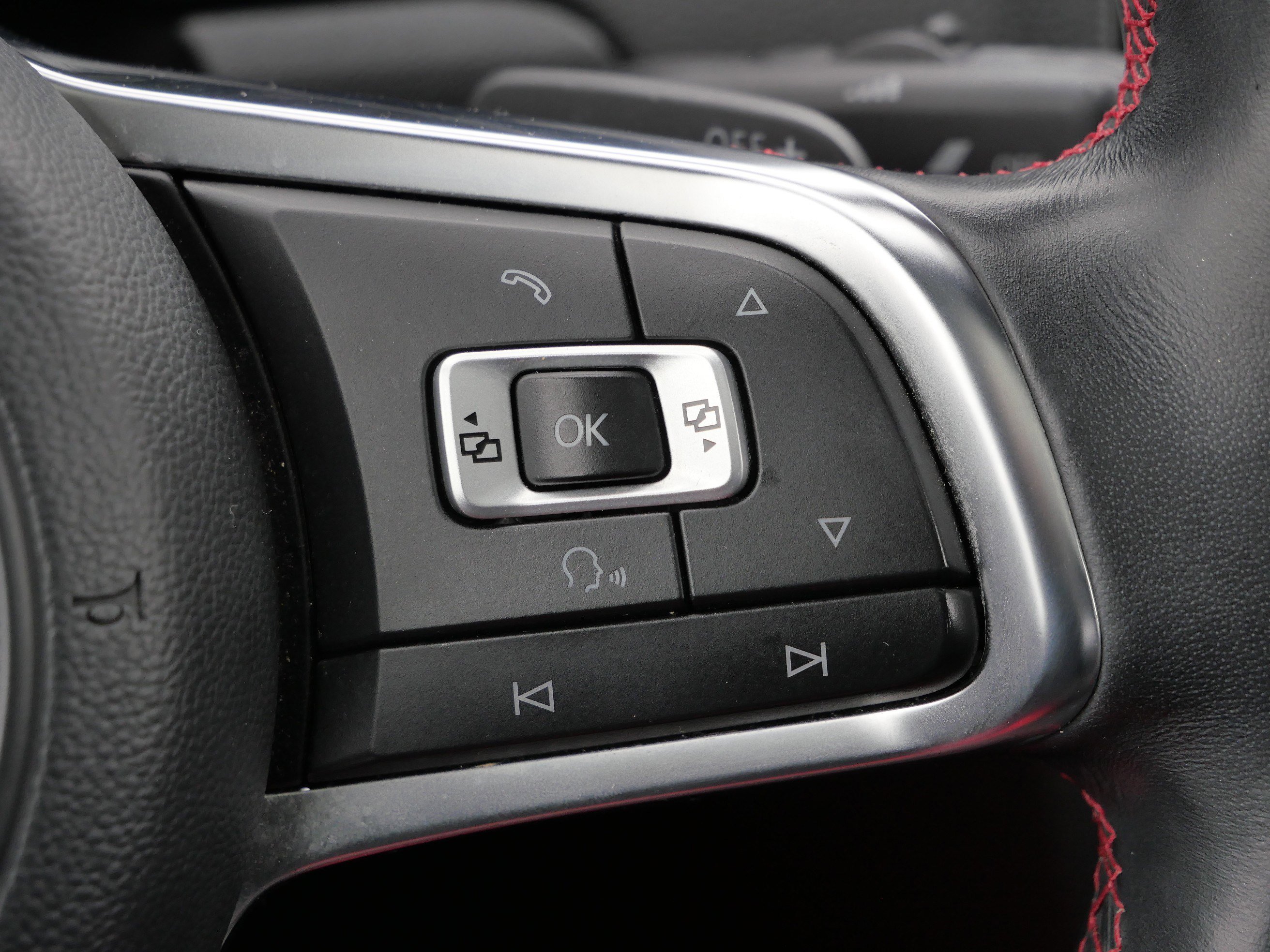 Used 2018 Volkswagen Jetta GLI image 29