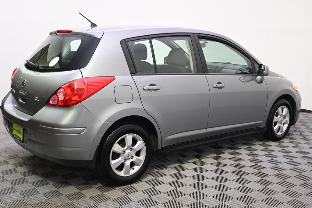 Used 2008 Nissan Versa Hatchback w/ Convenience Pkg FWD image 5