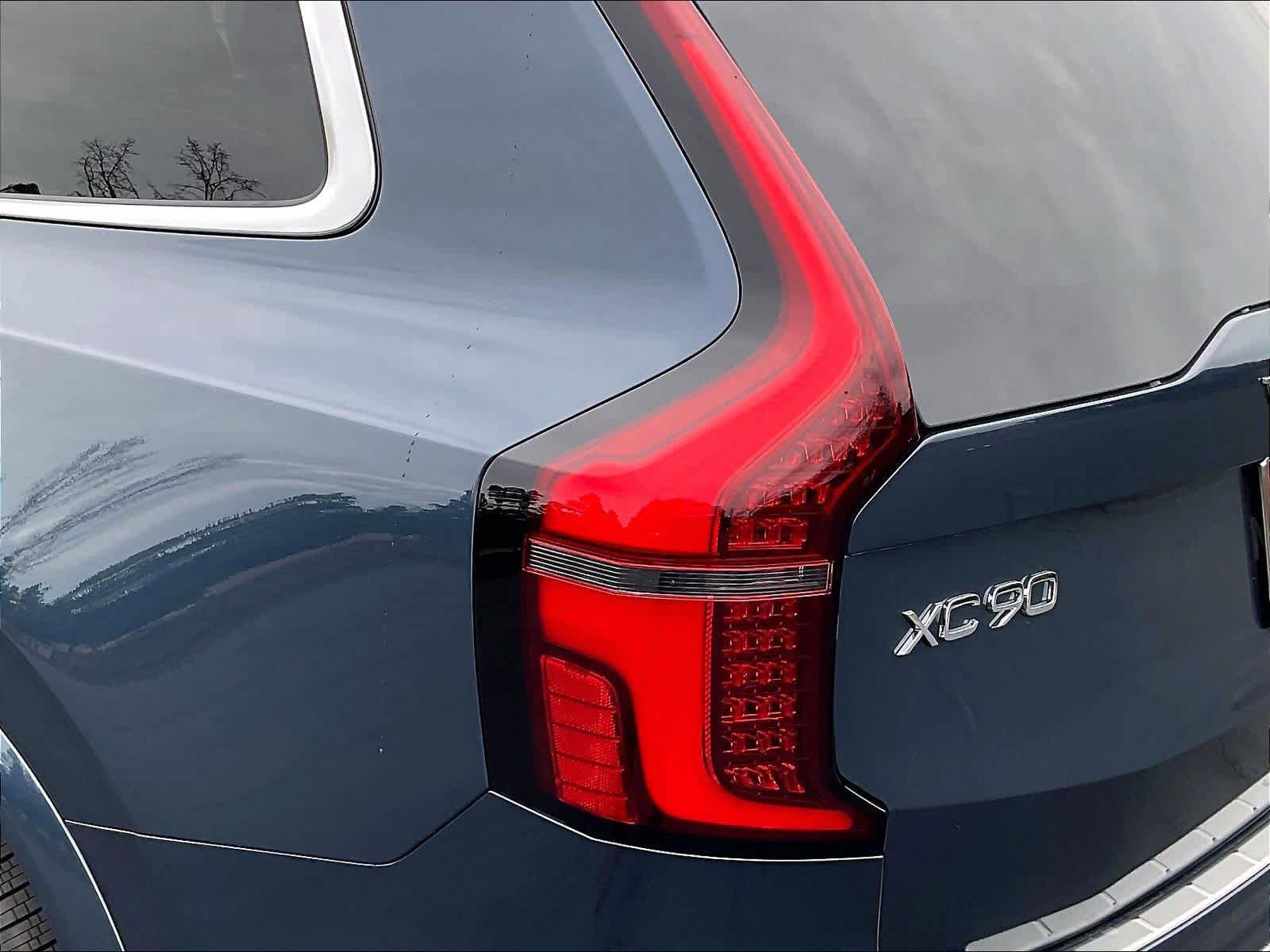 New 2026 Volvo XC90 B6 Plus w/ Protection Package Premier AWD/4WD image 25