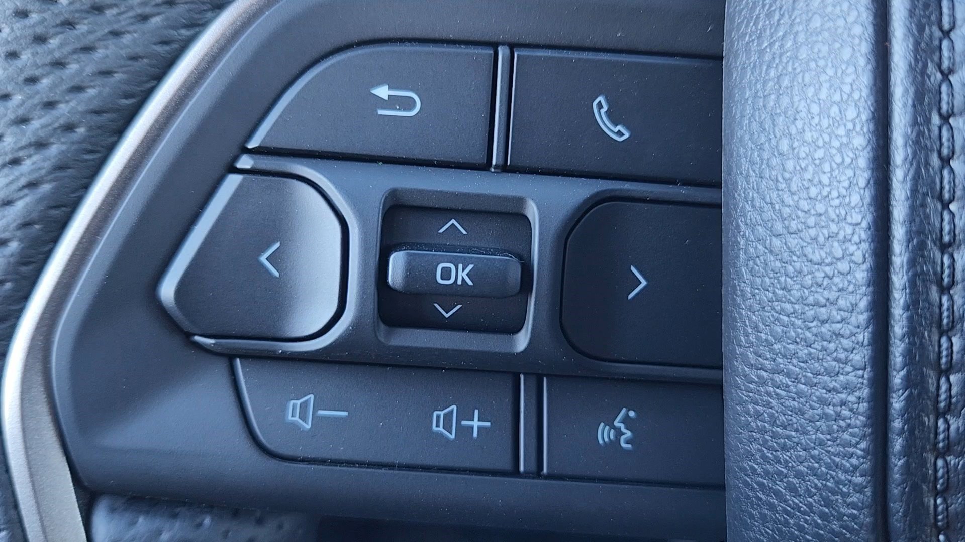 New 2026 Toyota Tacoma TRD Off-Road AWD/4WD image 14