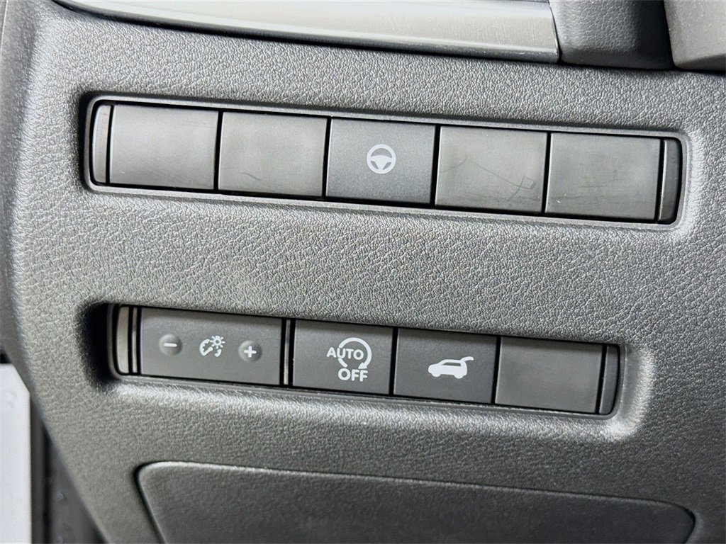 Used 2024 Nissan Rogue SV image 20