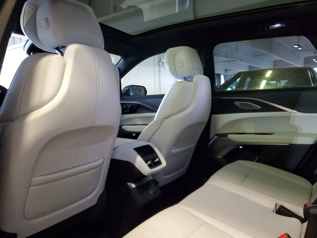 New 2025 Cadillac Lyriq Sport image 10