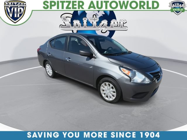 Used 2018 Nissan Versa SV FWD image 2