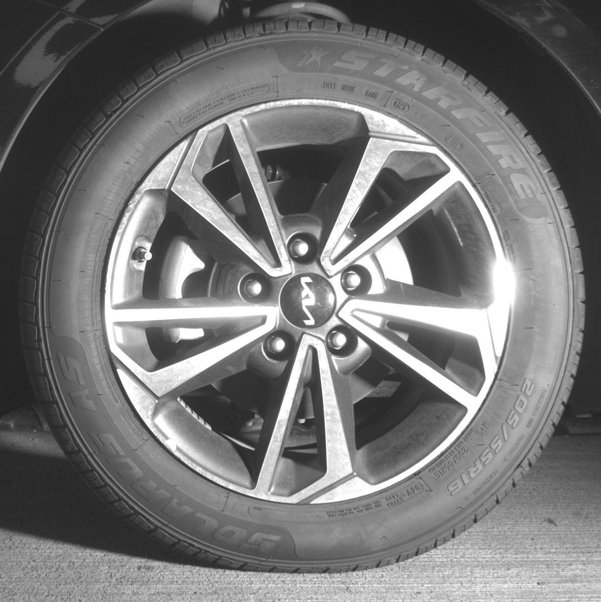 Used 2024 Kia Forte LXS FWD image 12