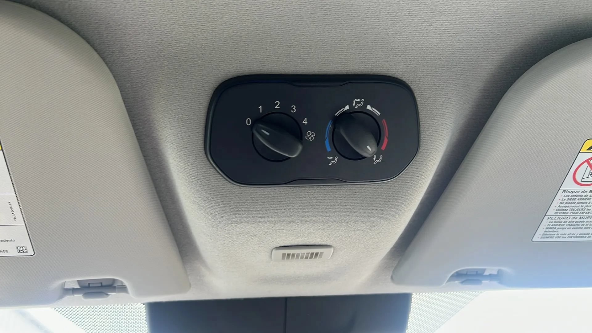 Used 2015 Ford Transit 150 XLT RWD image 19