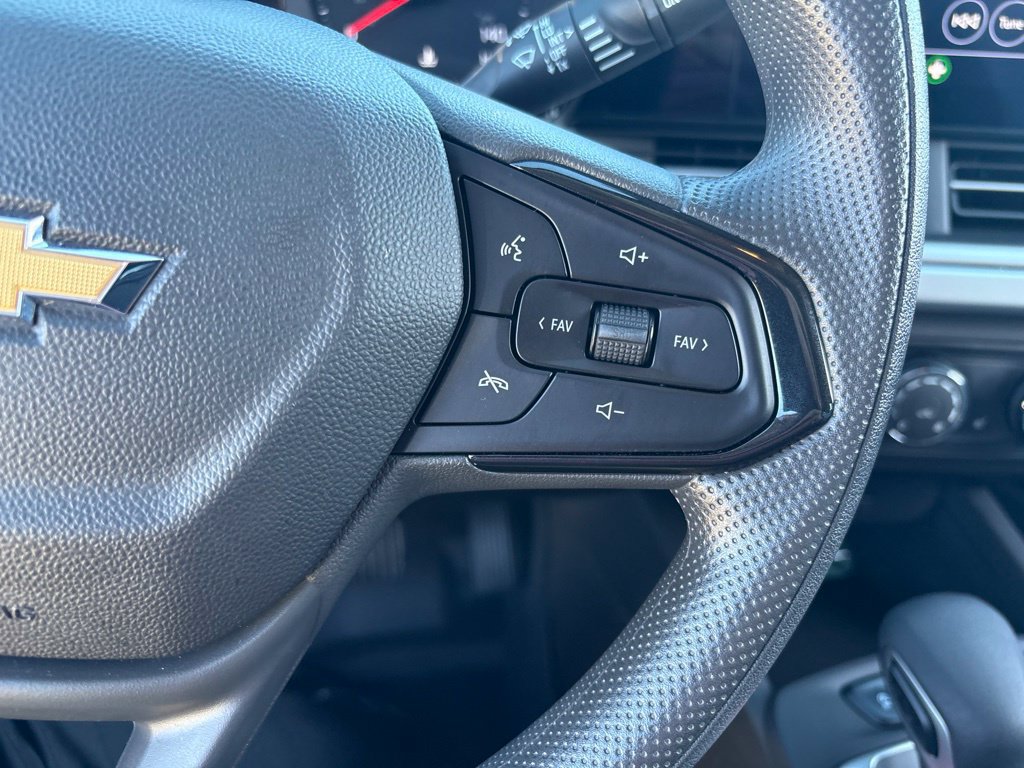 Used 2024 Chevrolet Trax LS w/ LS Convenience Package FWD image 18