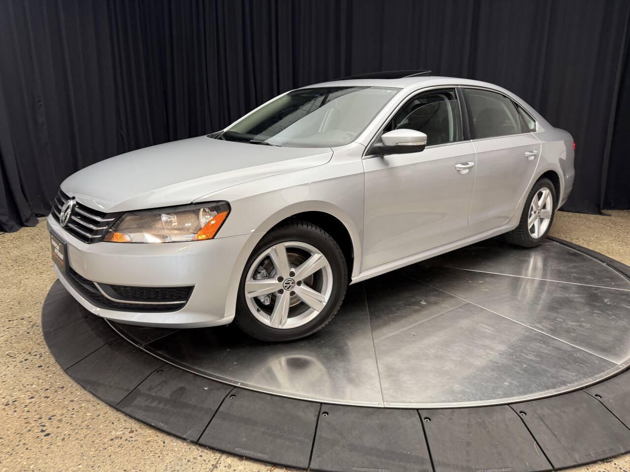 Used 2013 Volkswagen Passat 2.5 SE FWD image 2