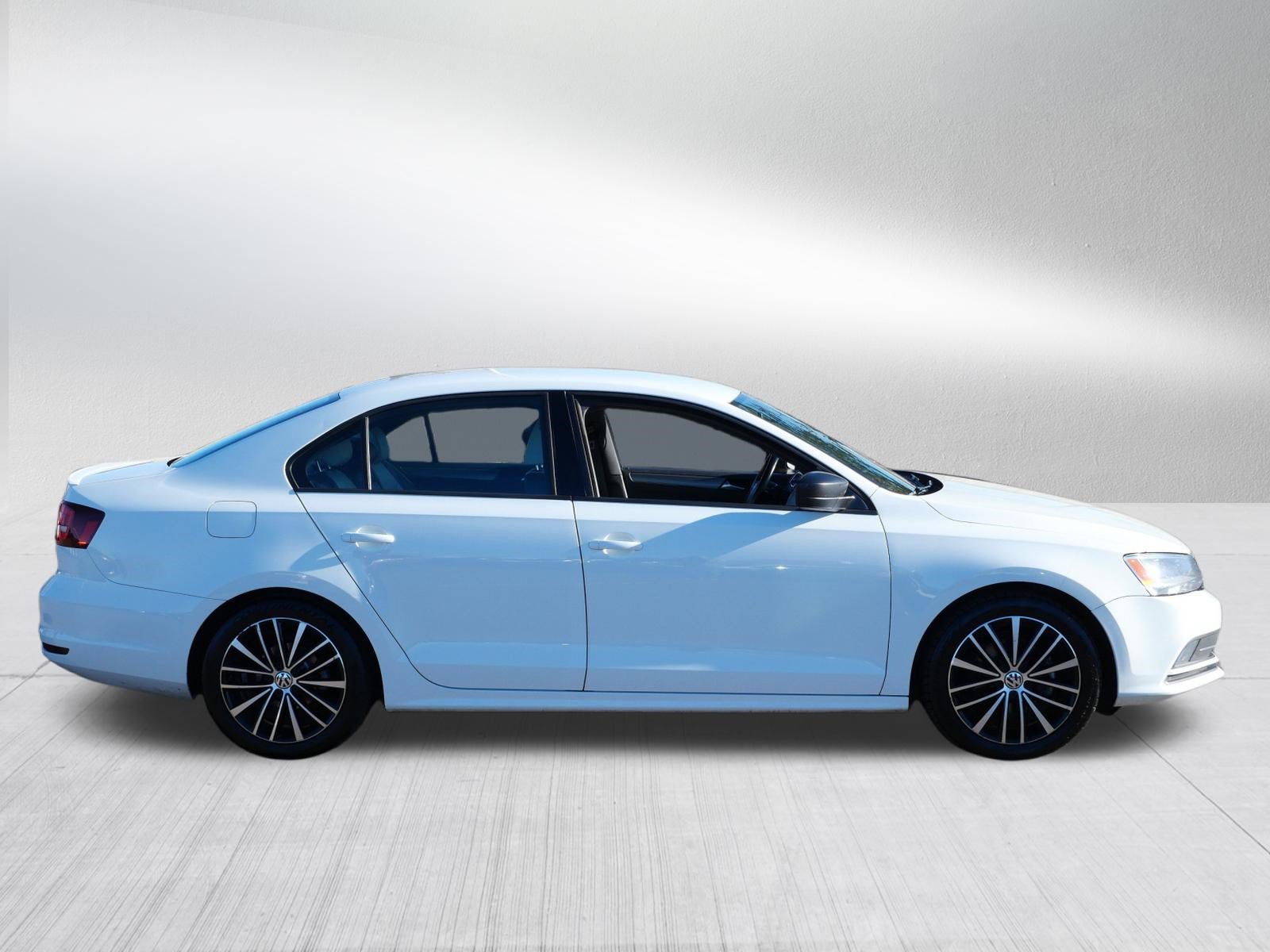 Used 2016 Volkswagen Jetta Sport FWD image 8