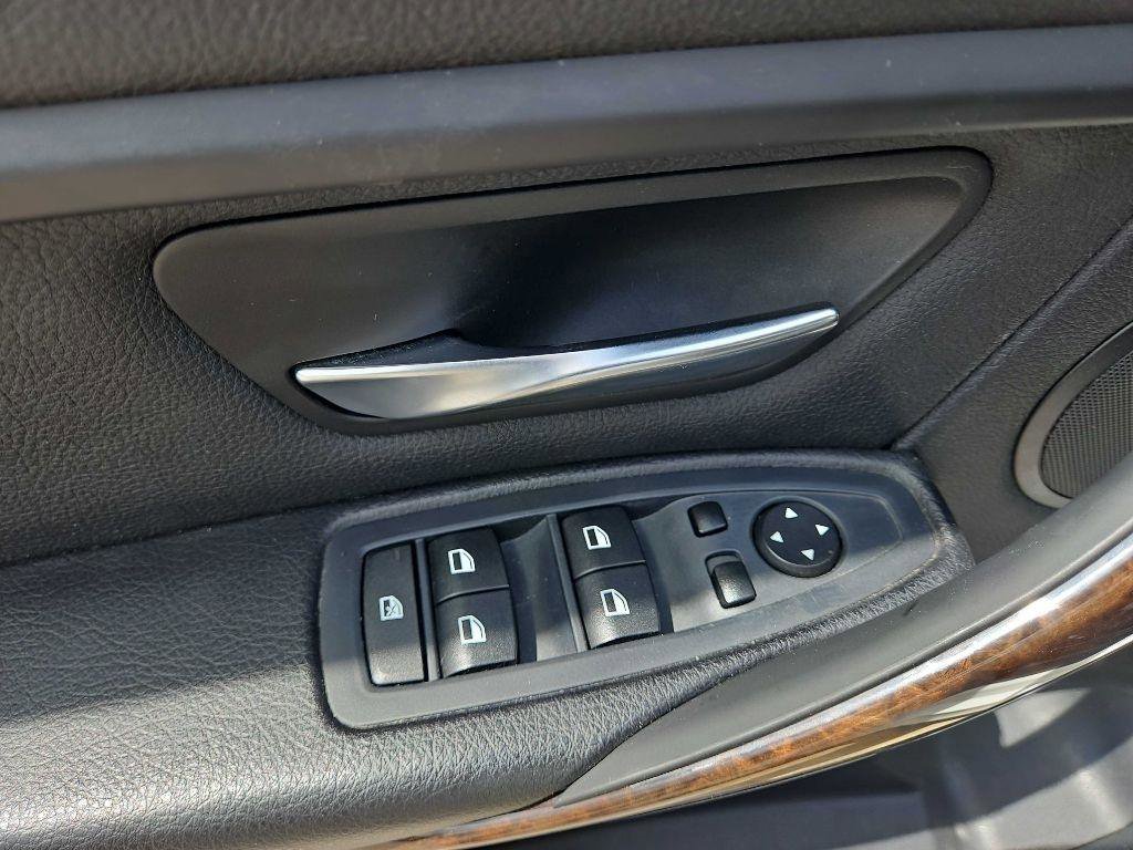 Used 2015 Chrysler 200 Limited w/ Convenience Group image 49