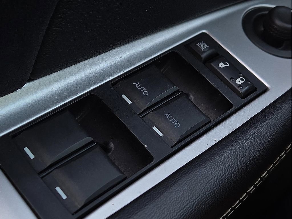 Used 2014 Chrysler 200 S FWD image 16