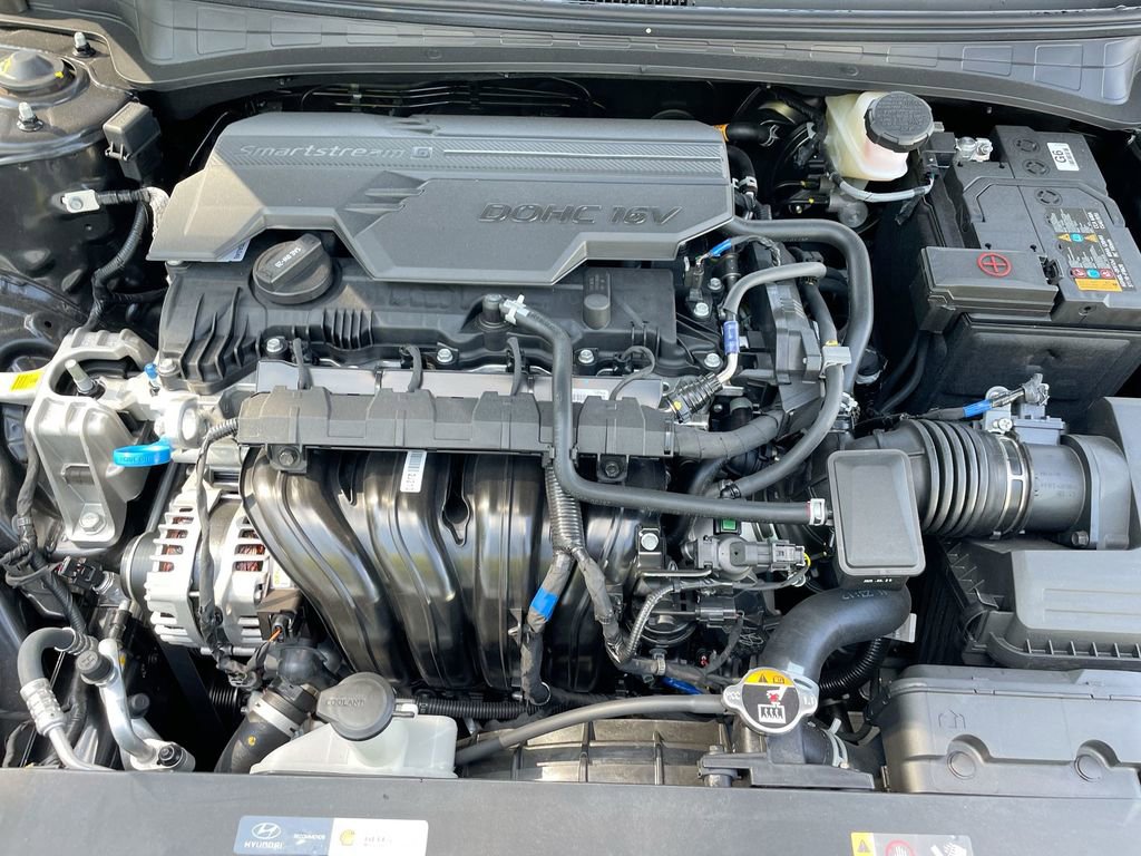 New 2025 Hyundai Elantra Limited image 51