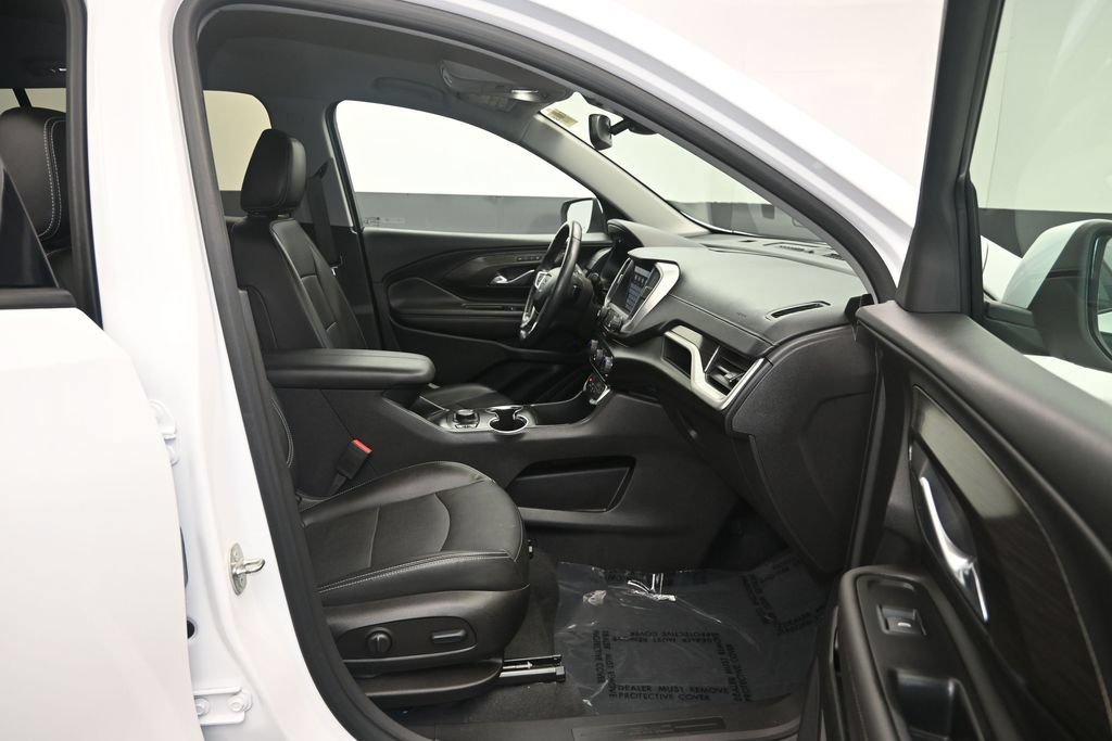 Used 2022 GMC Terrain SLT w/ Infotainment Package II FWD image 11