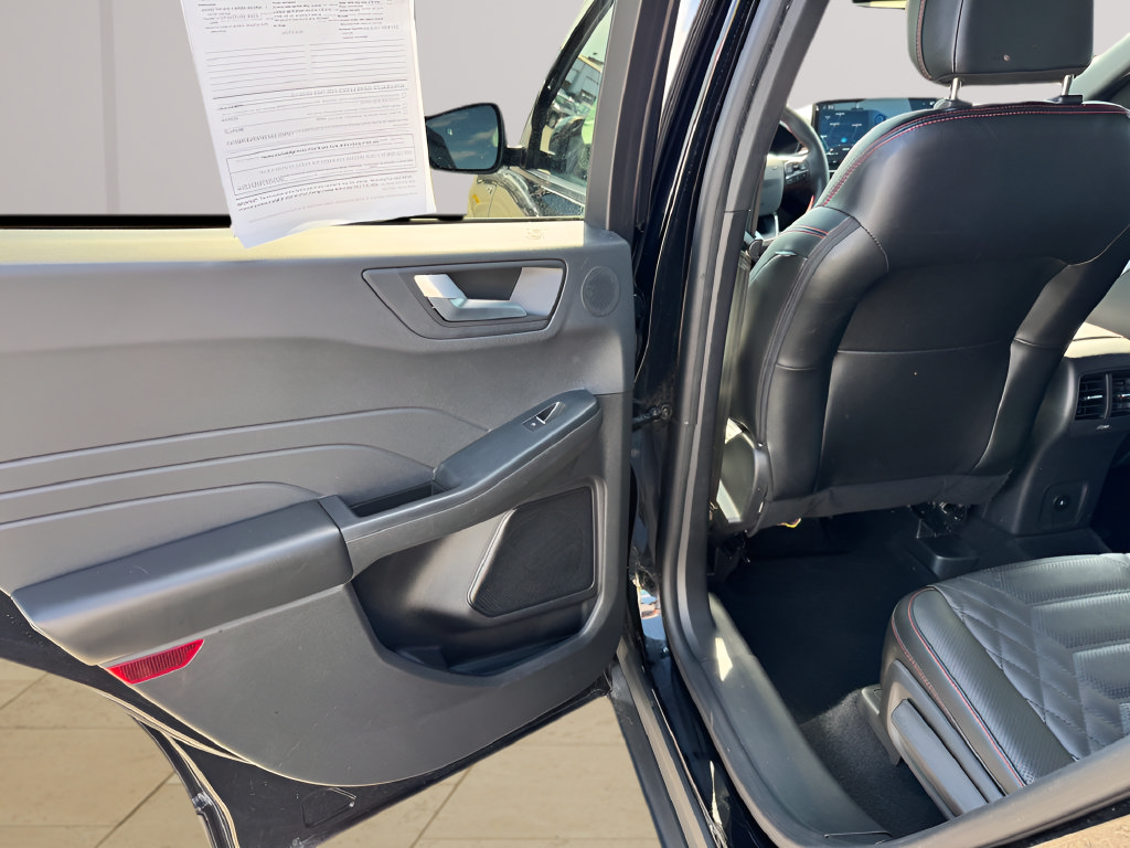 Used 2023 Ford Escape ST-Line Elite w/ Premium Technology Package AWD/4WD image 20