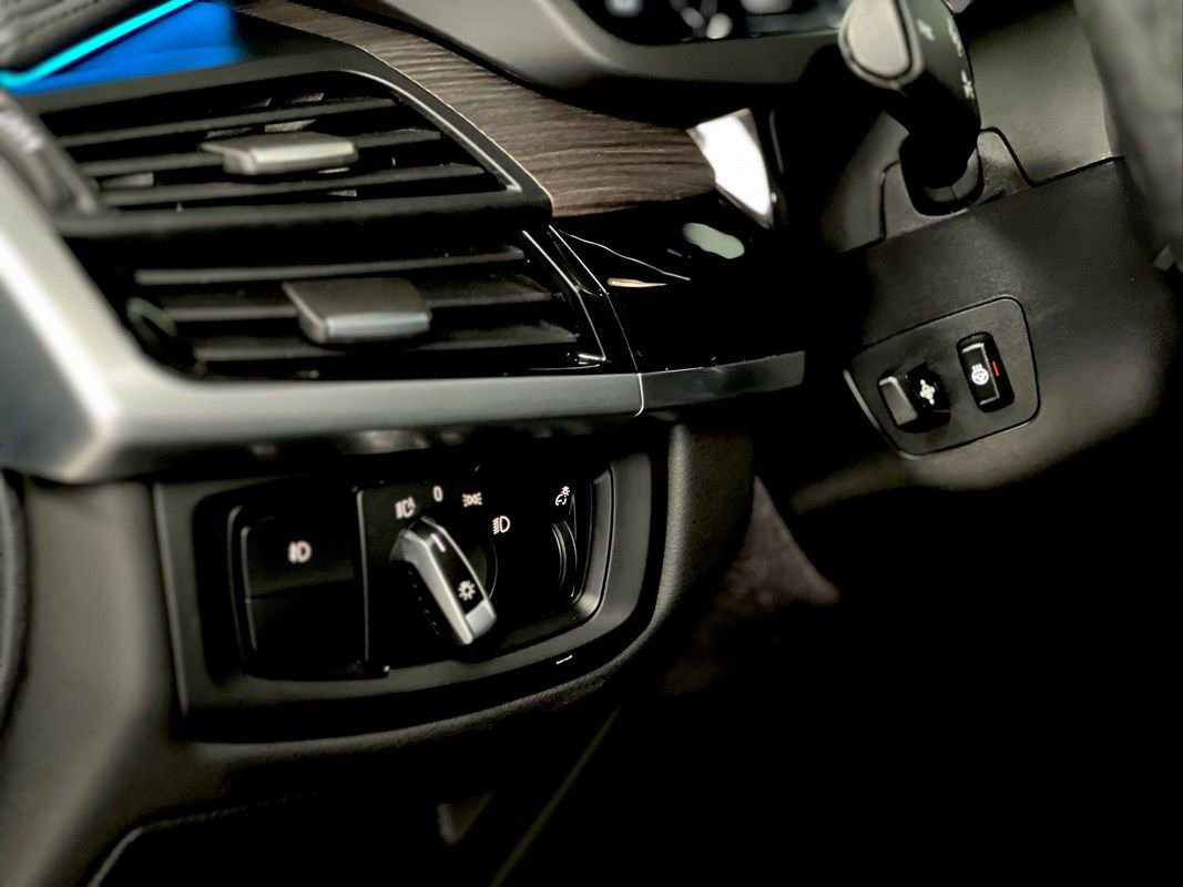 Used 2019 BMW X6 xDrive35i w/ M Sport Package image 28