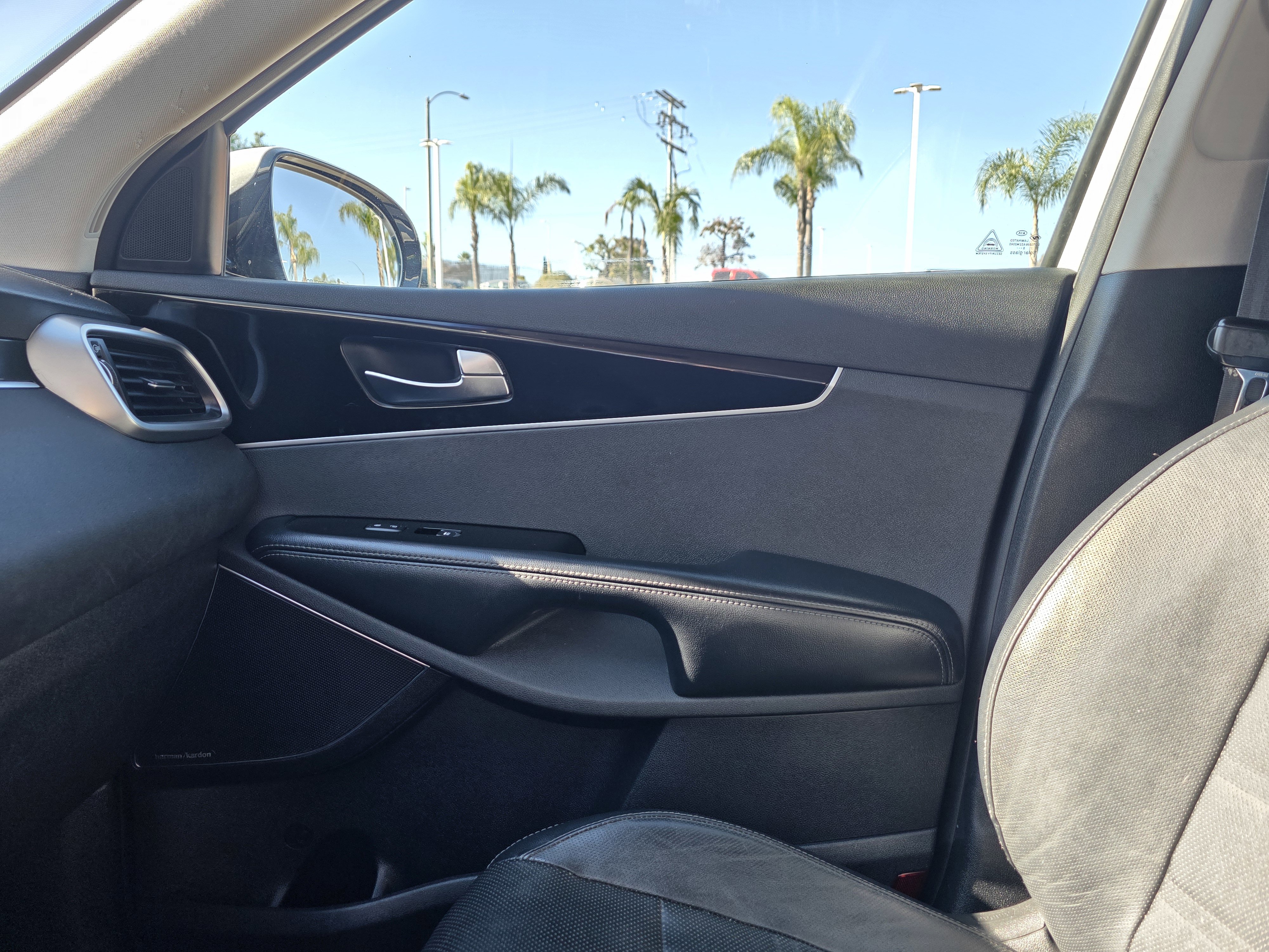 Used 2019 Kia Sorento SX image 15