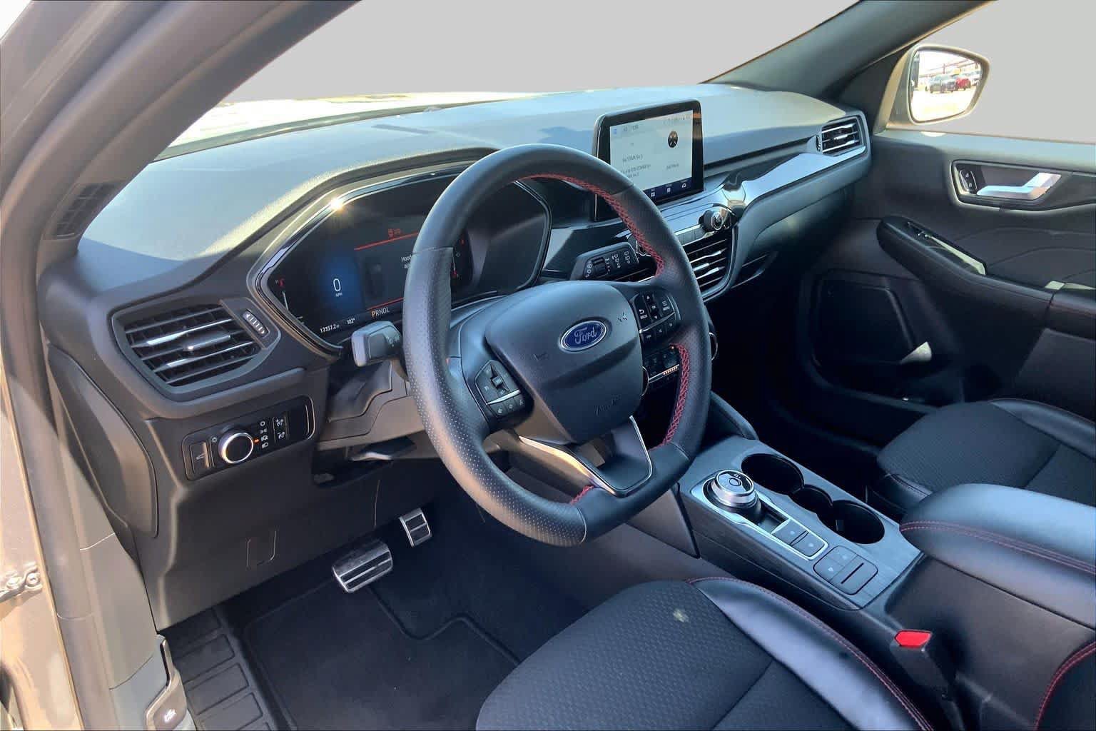 Certified 2024 Ford Escape ST-Line AWD/4WD image 18