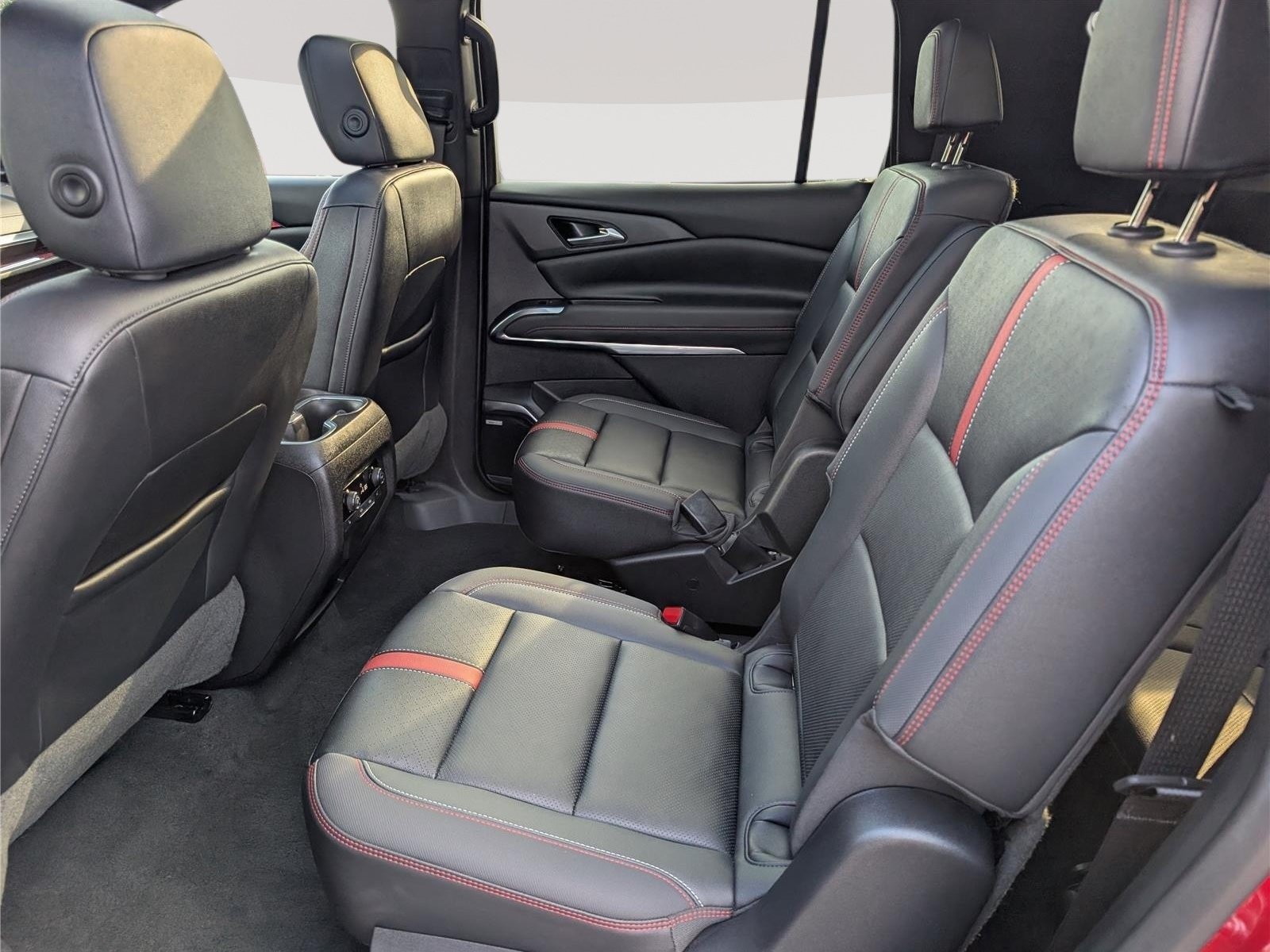 Used 2024 Chevrolet Traverse RS w/ LPO, Floor Liner Package AWD/4WD image 18