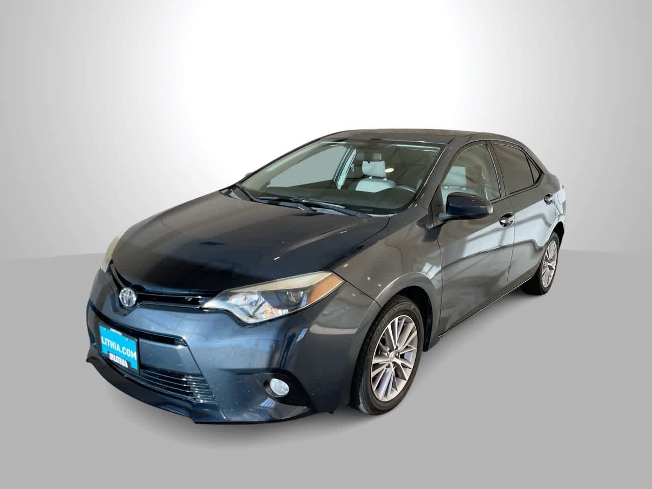 Used 2015 Toyota Corolla LE FWD image 1