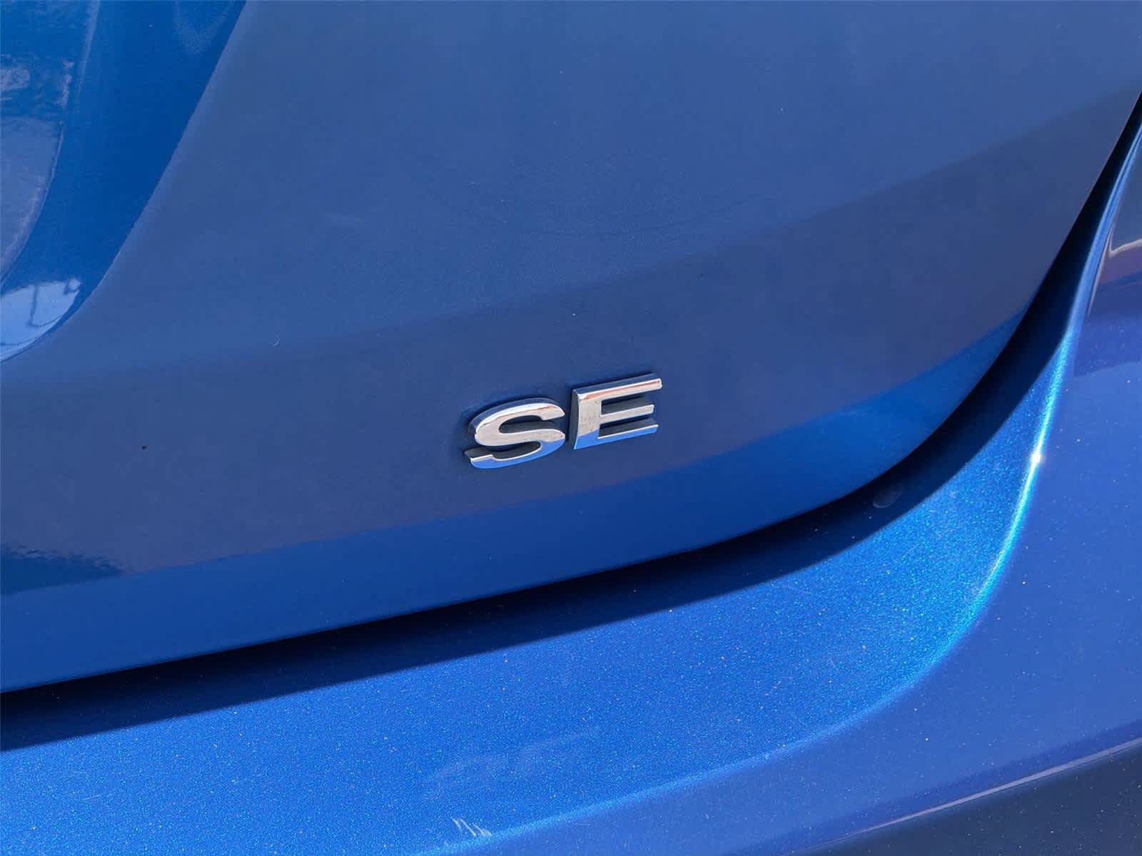 Used 2018 Ford Focus SE w/ SE Appearance Package FWD image 8