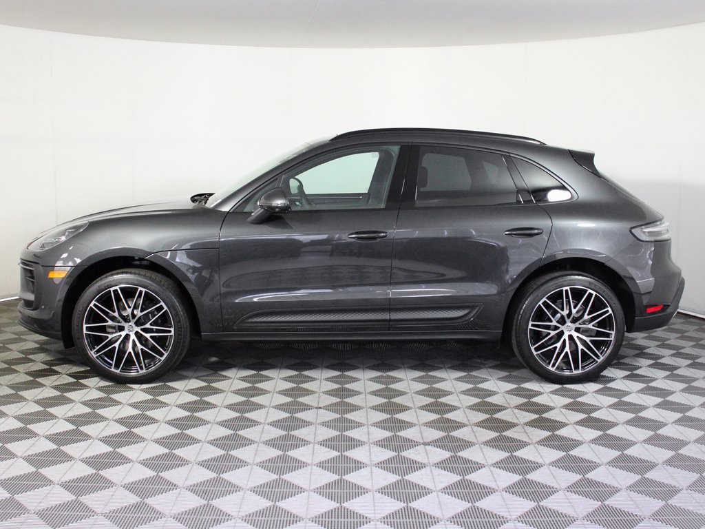 New 2026 Porsche Macan image 2
