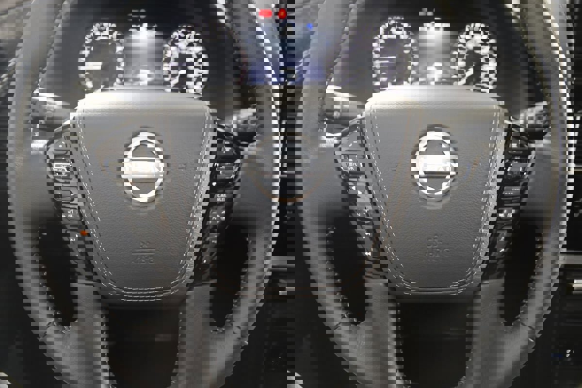 Used 2024 Nissan Armada Platinum w/ Captain's Chairs Package image 44