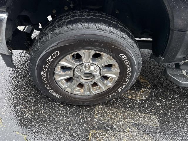 Used 2017 Ford F250 XLT w/ XLT Premium Package image 12